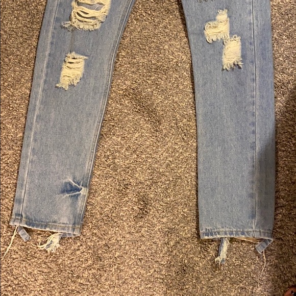 Brandy Melville Distressed Boyfriend Jean Size S - Picture 7 of 9